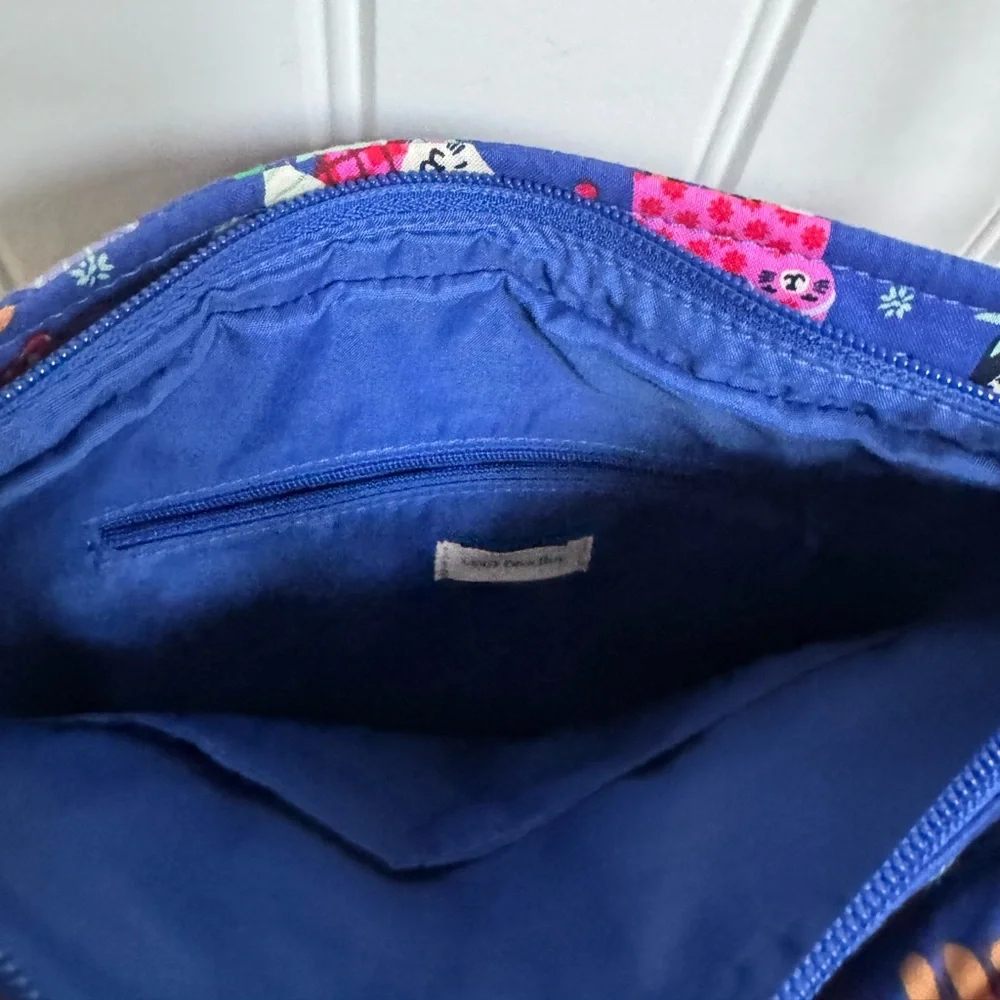NWT Vera Bradley Blue Catnip Christmas XL Crossbody Bag. 11” by 11” by 3” - Picture 6 of 11